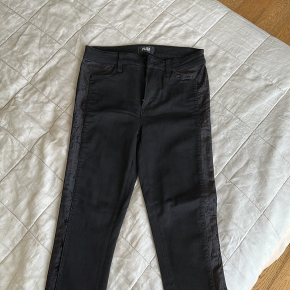 Paige Hoxton Skinny Jeans with Velvet Trim - Picture 3 of 9